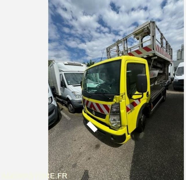 RENAULT MAXITY 2.5l 130CV NACELLE PASSERELLE ELEVATRICE - 2009 - 125 000km - Véhicule utilitaire: photos 1 RENAULT MAXITY 2.5l 130CV NACELLE PASSERELLE ELEVATRICE - 2009 - 125 000km - Véhicule utilitaire: photos 1