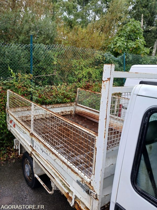 Renault Master benne (55705) - Véhicule utilitaire: photos 2 Renault Master benne (55705) - Véhicule utilitaire: photos 2