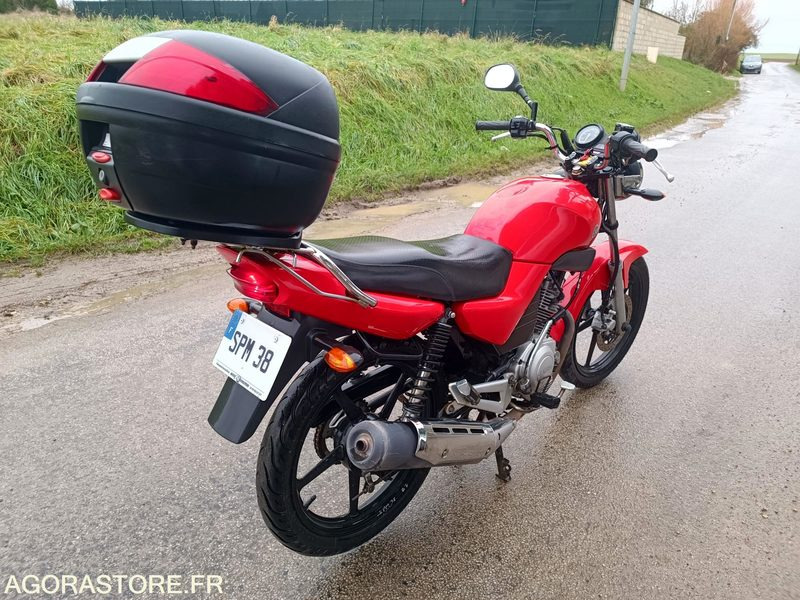 Yamaha YBR 125 injection - 2006 - 30800KM - CT OK - CG OK - Motocyclette: photos 4 Yamaha YBR 125 injection - 2006 - 30800KM - CT OK - CG OK - Motocyclette: photos 4
