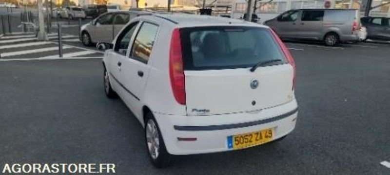 Fiat punto 137166 kms 2005 - Voiture: photos 3 Fiat punto 137166 kms 2005 - Voiture: photos 3