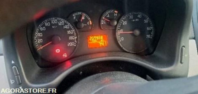 Fiat punto 209968 kms 2005 - Voiture: photos 4 Fiat punto 209968 kms 2005 - Voiture: photos 4
