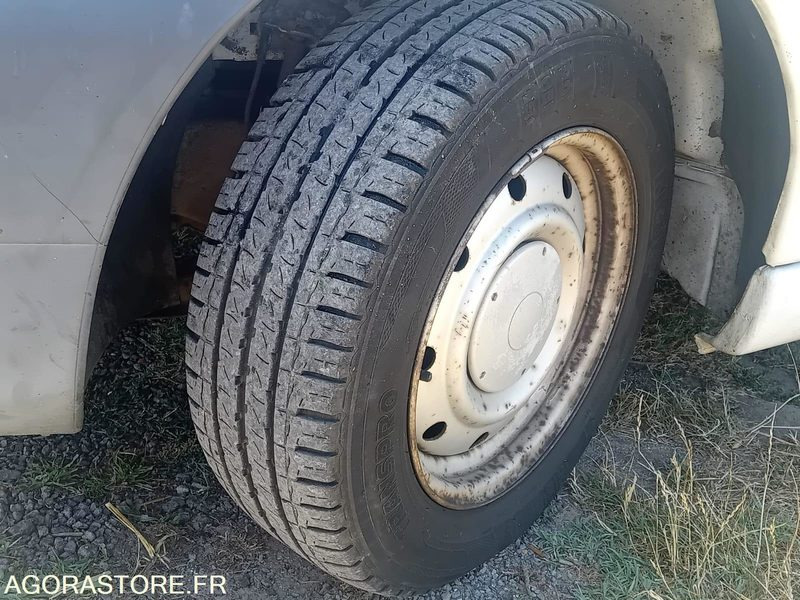 Peugeot expert frigorifique 2l hdi 2001 93620kms - Utilitaire frigorifique: photos 2 Peugeot expert frigorifique 2l hdi 2001 93620kms - Utilitaire frigorifique: photos 2