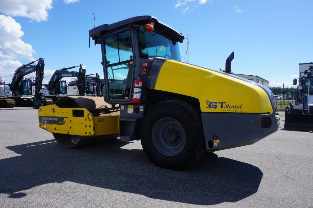 Atlas Copco Dynapac CA 1500 - Compacteur à pieds de mouton/ Monocylindre: photos 3 Atlas Copco Dynapac CA 1500 - Compacteur à pieds de mouton/ Monocylindre: photos 3