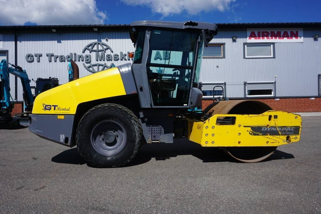 Atlas Copco Dynapac CA 1500 - Compacteur à pieds de mouton/ Monocylindre: photos 1 Atlas Copco Dynapac CA 1500 - Compacteur à pieds de mouton/ Monocylindre: photos 1