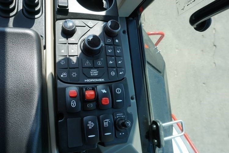 Hidromek HMK 635 WL-5 - Chargeuse sur pneus: photos 5 Hidromek HMK 635 WL-5 - Chargeuse sur pneus: photos 5