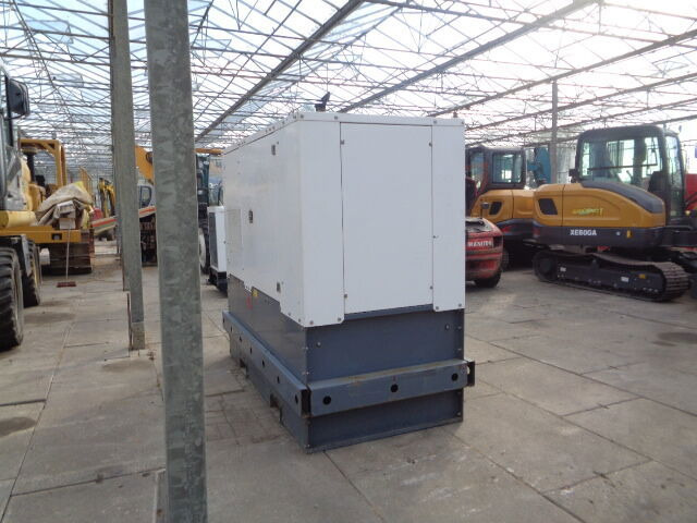 Diversen 30 KVA Aggreko 30 KVA - Groupe électrogène: photos 4 Diversen 30 KVA Aggreko 30 KVA - Groupe électrogène: photos 4