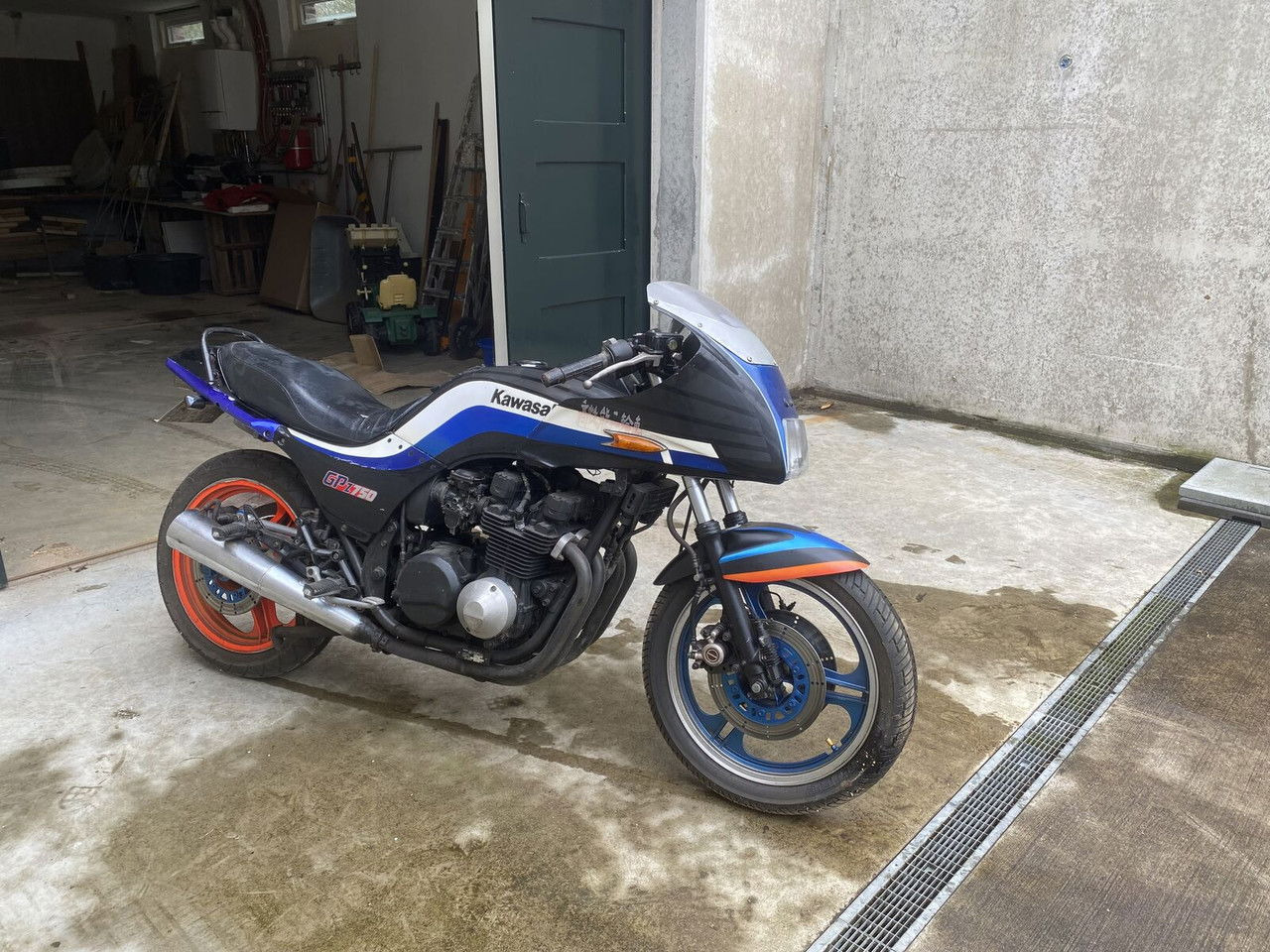 Kawasaki GPZ 750 - Motocyclette: photos 4 Kawasaki GPZ 750 - Motocyclette: photos 4