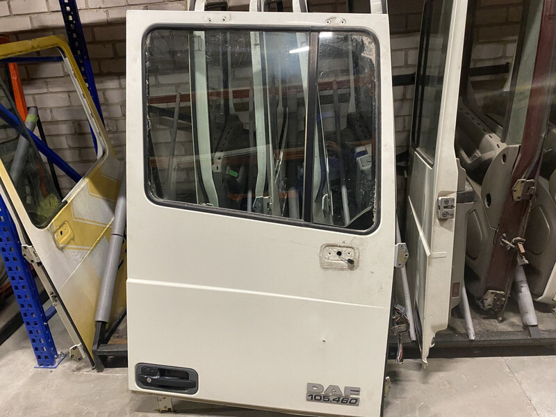 DAF RH - Portière et pièces pour Camion: photos 1 DAF RH - Portière et pièces pour Camion: photos 1