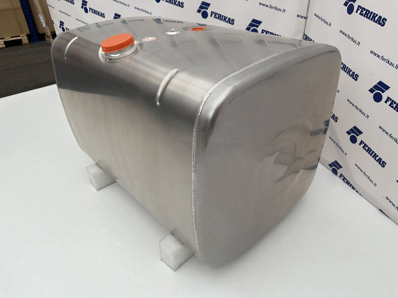 MAN - Réservoir de carburant pour Camion: photos 2 MAN - Réservoir de carburant pour Camion: photos 2