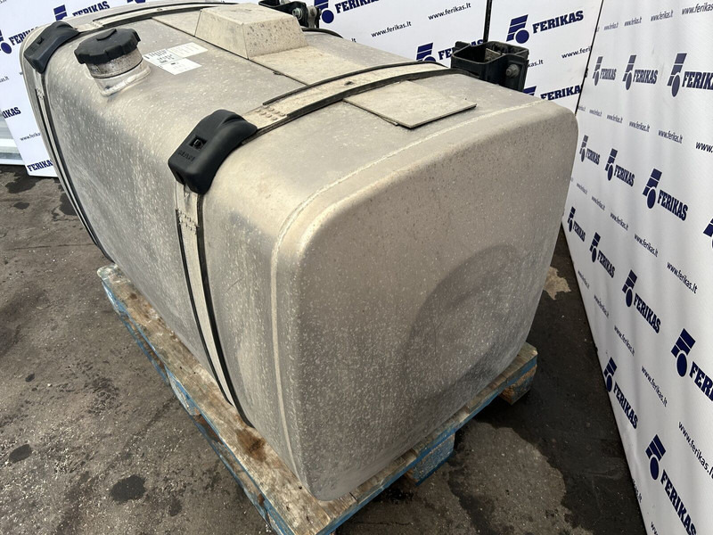 MAN complete fuel tank with brackets - Réservoir de carburant pour Camion: photos 3 MAN complete fuel tank with brackets - Réservoir de carburant pour Camion: photos 3