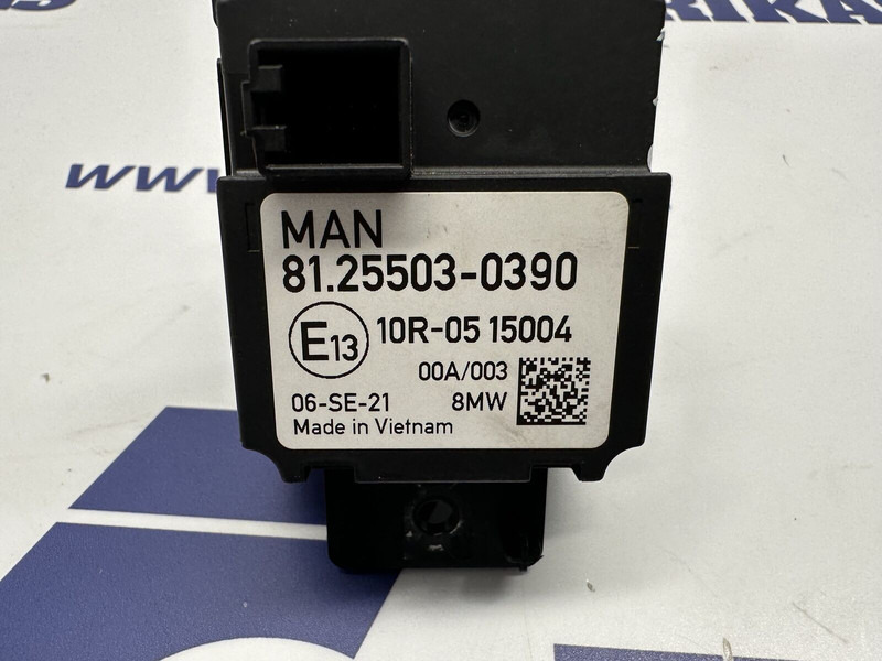 MAN parking brake switch - Panel de instrumentos pour Camion: photos 3 MAN parking brake switch - Panel de instrumentos pour Camion: photos 3