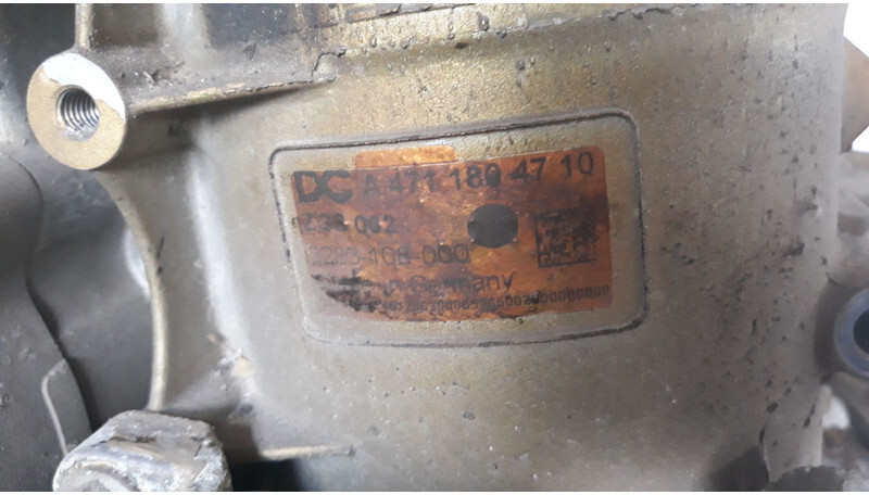 Mercedes-Benz oil coolant module - Radiateur d'huile pour Camion: photos 4 Mercedes-Benz oil coolant module - Radiateur d'huile pour Camion: photos 4