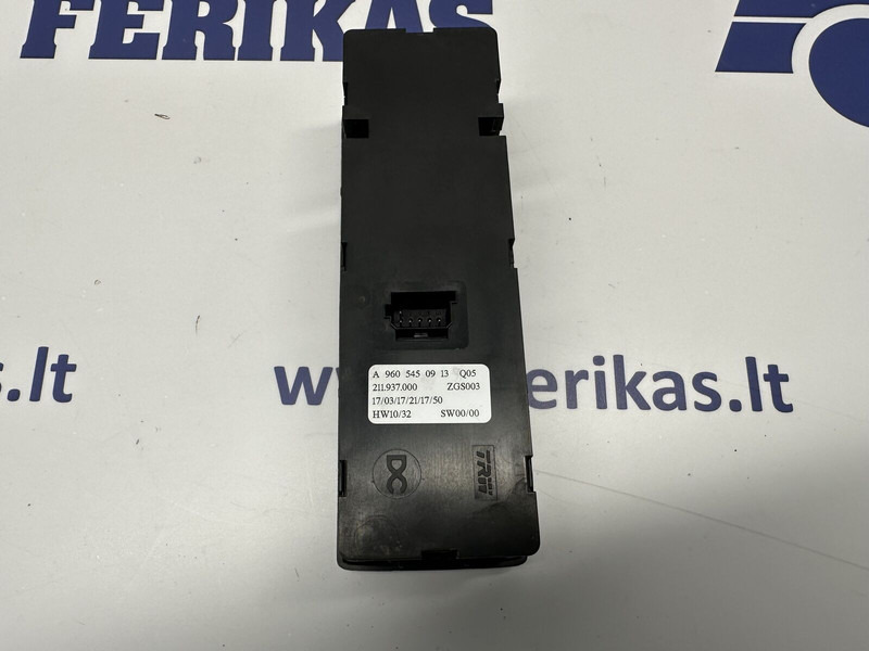 Mercedes-Benz passenger door, window control - Panel de instrumentos pour Camion: photos 2 Mercedes-Benz passenger door, window control - Panel de instrumentos pour Camion: photos 2