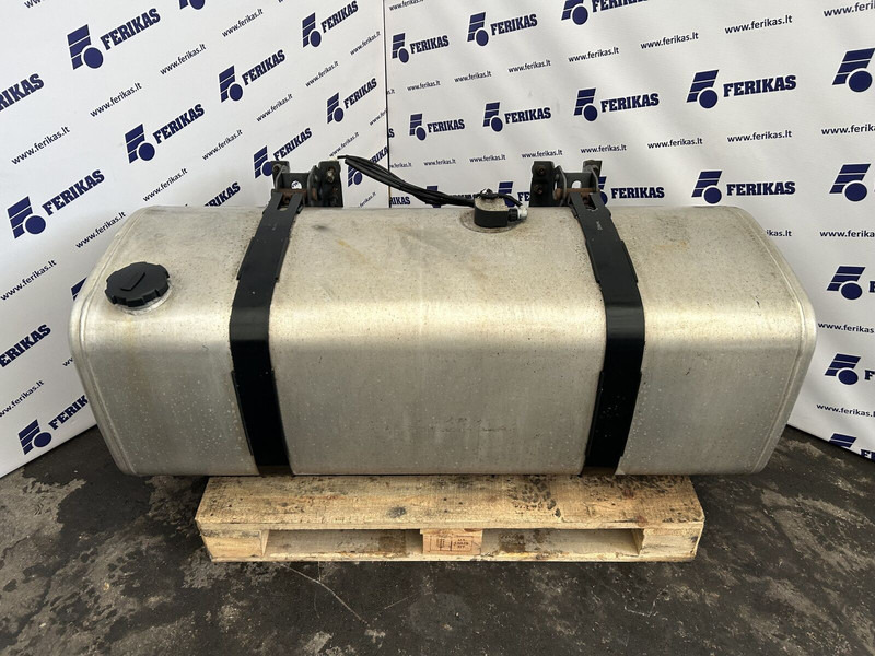 Volvo 475L 560x675x1530 - Réservoir de carburant pour Camion: photos 1 Volvo 475L 560x675x1530 - Réservoir de carburant pour Camion: photos 1