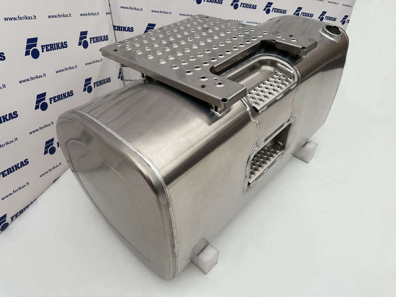 Volvo New aluminum fuel tank 550L - Réservoir de carburant pour Camion: photos 3 Volvo New aluminum fuel tank 550L - Réservoir de carburant pour Camion: photos 3