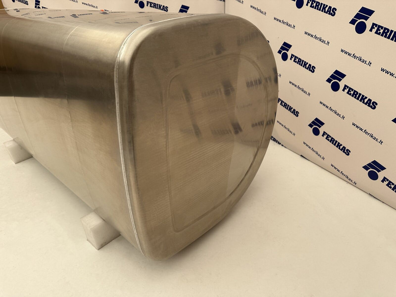 Volvo New aluminum fuel tank 610L - Réservoir de carburant pour Camion: photos 2 Volvo New aluminum fuel tank 610L - Réservoir de carburant pour Camion: photos 2