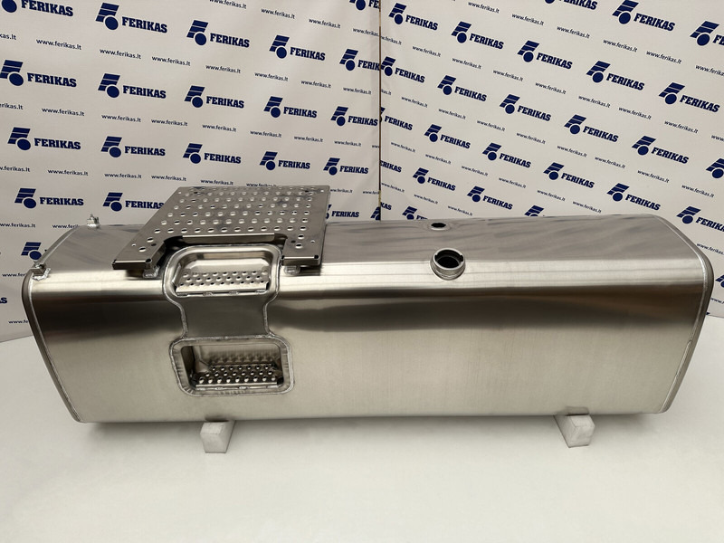 Volvo New aluminum fuel tank 900L - Réservoir de carburant pour Camion: photos 1 Volvo New aluminum fuel tank 900L - Réservoir de carburant pour Camion: photos 1