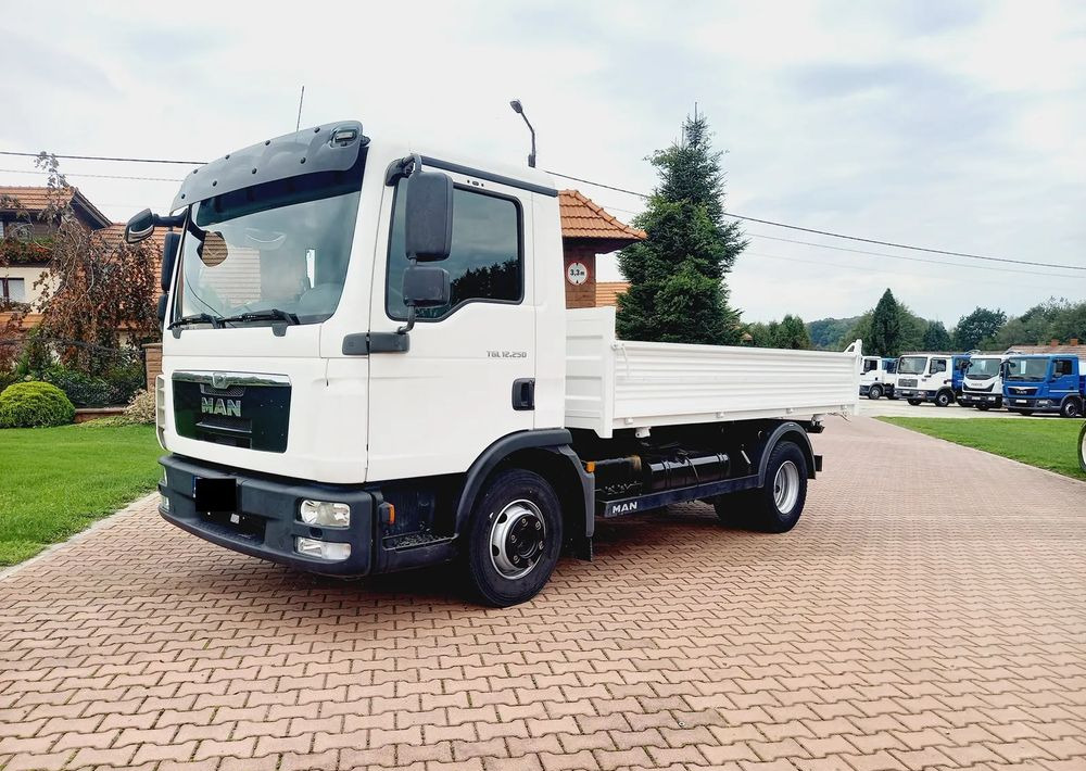 MAN TGL 12 250 EURO 5 !!! BLOKADA MOSTU !!!! - Camion benne: photos 3 MAN TGL 12 250 EURO 5 !!! BLOKADA MOSTU !!!! - Camion benne: photos 3