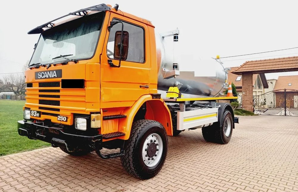 Scania 93 H 4X4 ALLROAD 4 WD - Camion citerne: photos 1 Scania 93 H 4X4 ALLROAD 4 WD - Camion citerne: photos 1