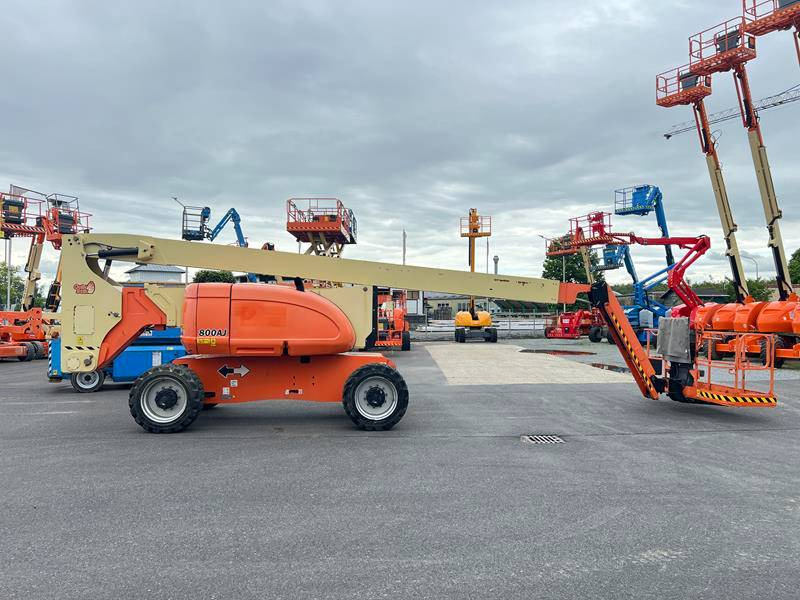JLG 800AJ diesel 4x4 26m (1787) - Nacelle articulée: photos 2 JLG 800AJ diesel 4x4 26m (1787) - Nacelle articulée: photos 2