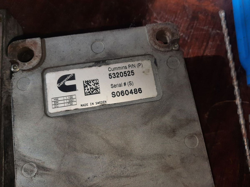 Cummins 239Kvt - Bloc de gestion: photos 1 Cummins 239Kvt - Bloc de gestion: photos 1