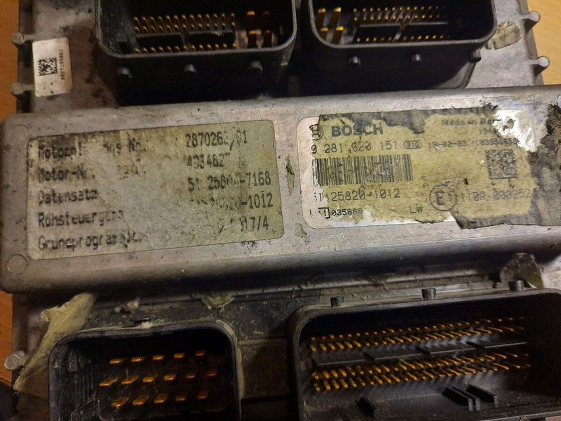 MAN BOSCH 0281001521. 0261200173 \ 020600009 - Bloc de gestion: photos 3 MAN BOSCH 0281001521. 0261200173 \ 020600009 - Bloc de gestion: photos 3