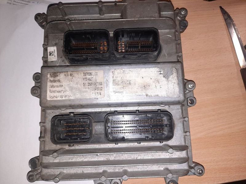 MAN BOSCH 0281001521. 0261200173 \ 020600009 - Bloc de gestion: photos 2 MAN BOSCH 0281001521. 0261200173 \ 020600009 - Bloc de gestion: photos 2