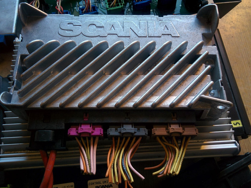 Wabco 1784017. 900226R11. 1759396. 75228-C3B . 176955 - Bloc de gestion: photos 5 Wabco 1784017. 900226R11. 1759396. 75228-C3B . 176955 - Bloc de gestion: photos 5