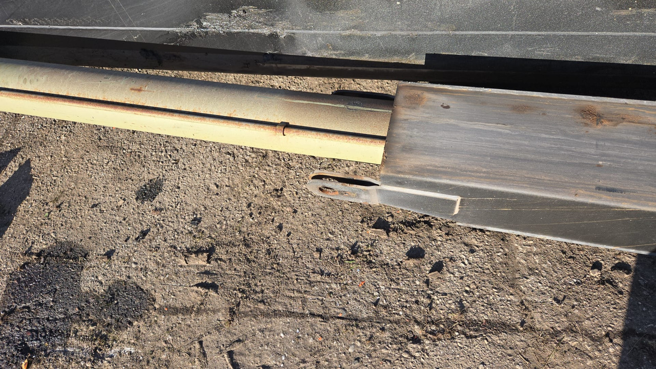 Tadano RTF40-3 - Vérin hydraulique pour Grue tout-terrain: photos 3 Tadano RTF40-3 - Vérin hydraulique pour Grue tout-terrain: photos 3