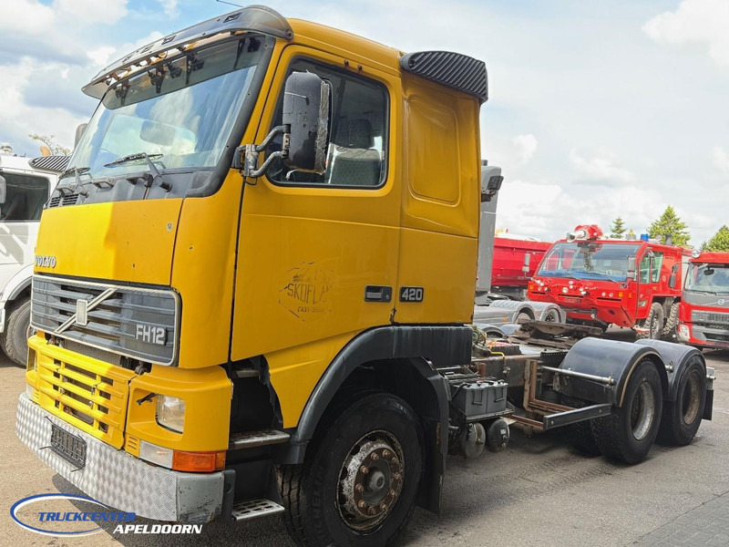 Volvo FH 12 - 420 6x4, Handgeschakeld, Euro 2, Hydrauliek - Tracteur routier: photos 2 Volvo FH 12 - 420 6x4, Handgeschakeld, Euro 2, Hydrauliek - Tracteur routier: photos 2
