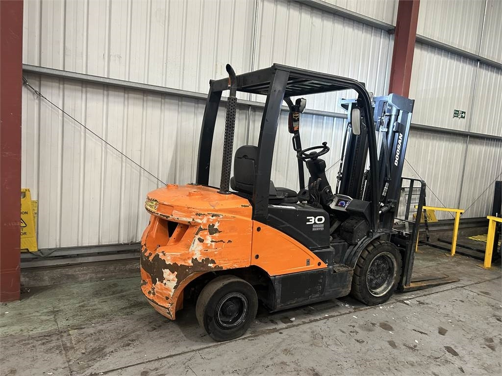 Chariot élévateur diesel Doosan D30S-5: photos 6