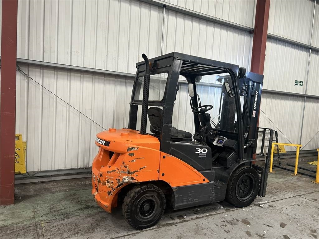 Chariot élévateur diesel Doosan D30S-5: photos 6