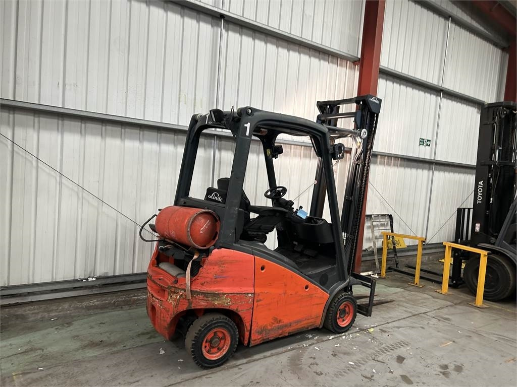 Chariot élévateur à gaz Linde H14T-01: photos 6 Chariot élévateur à gaz Linde H14T-01: photos 6