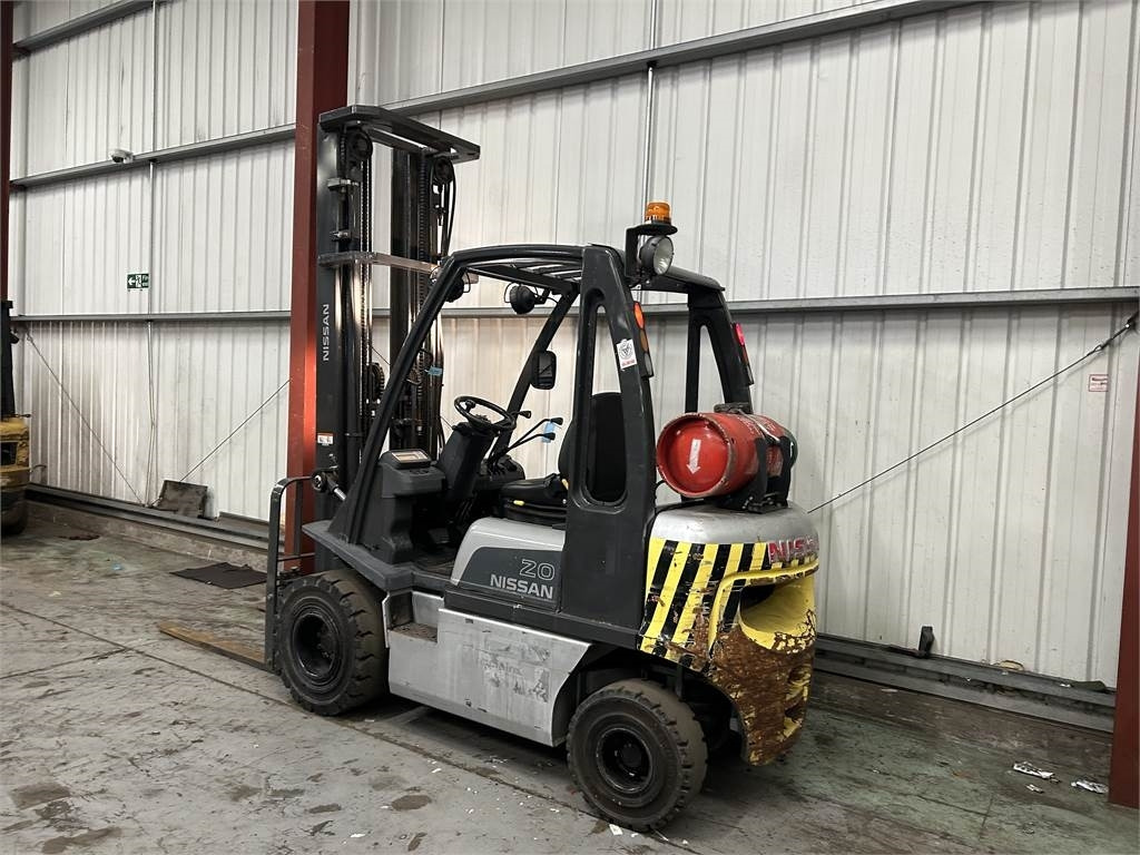 Nissan U1D2A20LQ - Chariot élévateur à gaz: photos 3 Nissan U1D2A20LQ - Chariot élévateur à gaz: photos 3