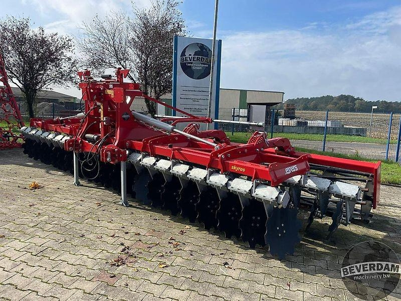 Evers Skyros 44-616 R62 - Cover crop: photos 1 Evers Skyros 44-616 R62 - Cover crop: photos 1