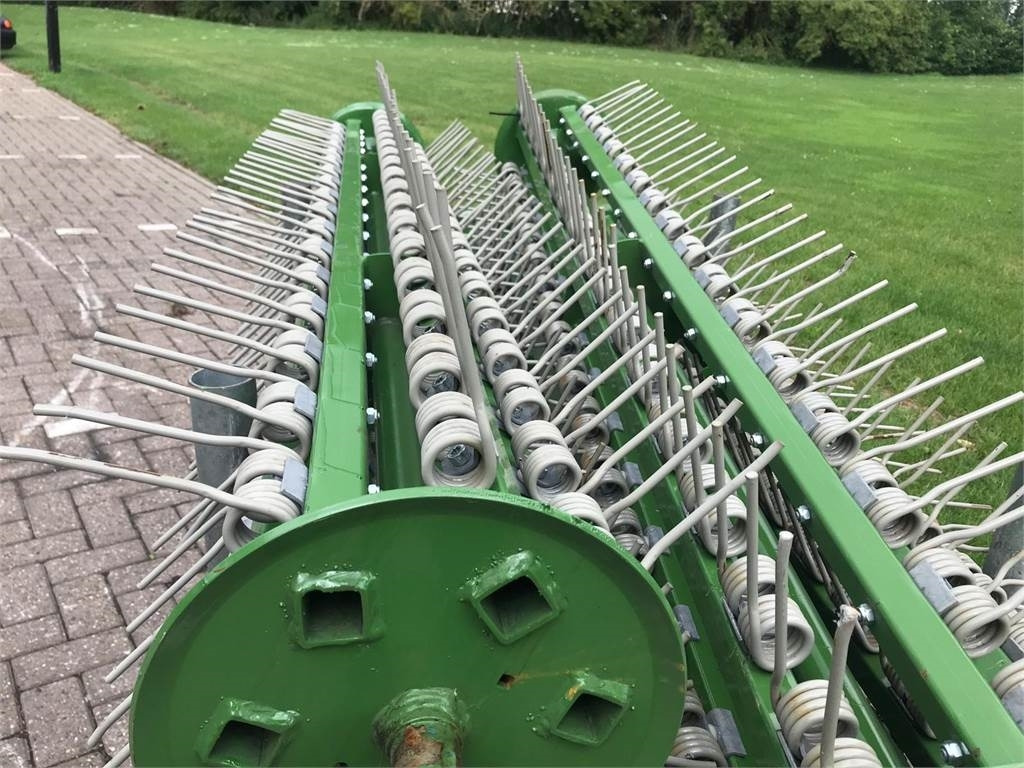 Krone Pick-up nieuw zonder beugels - Accessoire aux ensileuses: photos 2 Krone Pick-up nieuw zonder beugels - Accessoire aux ensileuses: photos 2