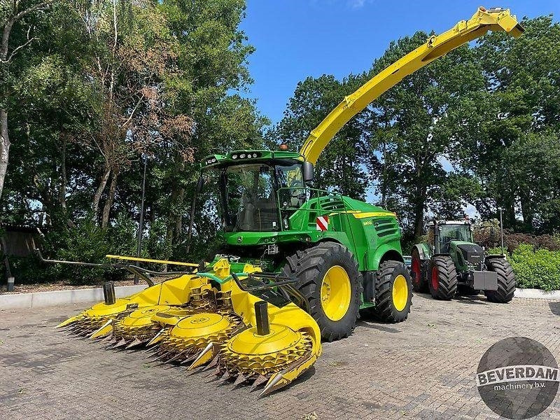 John Deere 8400 - Machine agricole: photos 1 John Deere 8400 - Machine agricole: photos 1