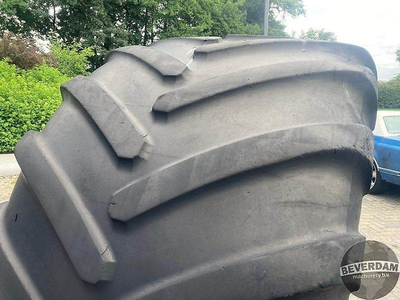 Michelin MEGA BIB 1050/50R32 - Pneu pour Machine agricole: photos 5 Michelin MEGA BIB 1050/50R32 - Pneu pour Machine agricole: photos 5