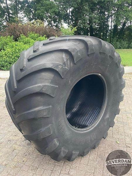 Michelin MEGA BIB 1050/50R32 - Pneu pour Machine agricole: photos 1 Michelin MEGA BIB 1050/50R32 - Pneu pour Machine agricole: photos 1