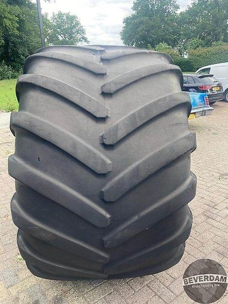 Michelin MEGA BIB 1050/50R32 - Pneu pour Machine agricole: photos 3 Michelin MEGA BIB 1050/50R32 - Pneu pour Machine agricole: photos 3