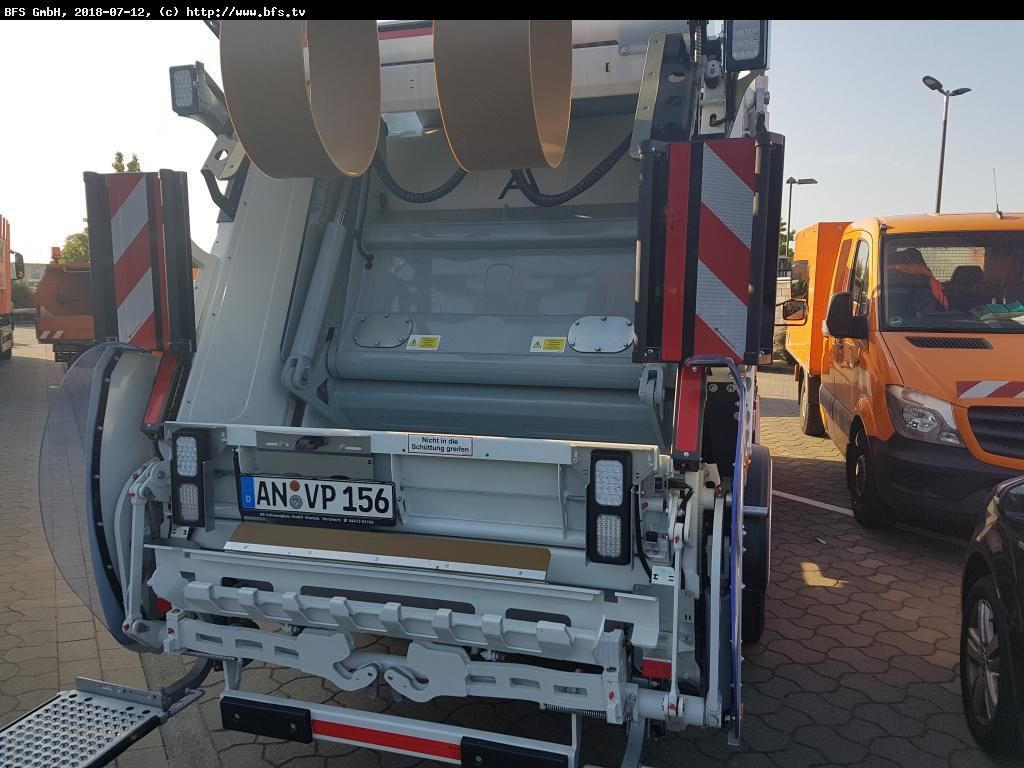 FUSO Canter 9C18 AMT 4x2 HS HL 8,5 t Olympus M - Benne à ordures ménagères: photos 4 FUSO Canter 9C18 AMT 4x2 HS HL 8,5 t Olympus M - Benne à ordures ménagères: photos 4