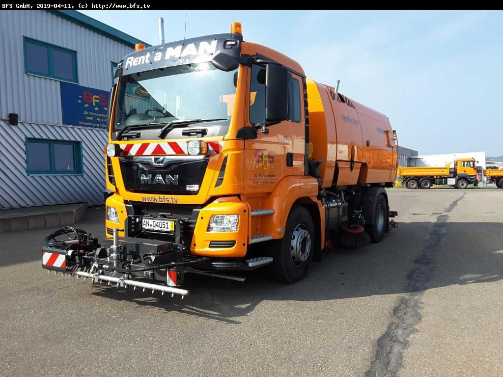MAN TGS 18.360 4X2 LL Bucher OF 8000 RS beids. WK HD - Balayeuse de voirie: photos 1 MAN TGS 18.360 4X2 LL Bucher OF 8000 RS beids. WK HD - Balayeuse de voirie: photos 1