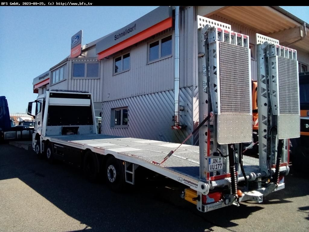 MAN TGS (TG3) 35.430 8x2-6 BL CH Plattform Aufbau mi - Remorqueuse: photos 2 MAN TGS (TG3) 35.430 8x2-6 BL CH Plattform Aufbau mi - Remorqueuse: photos 2