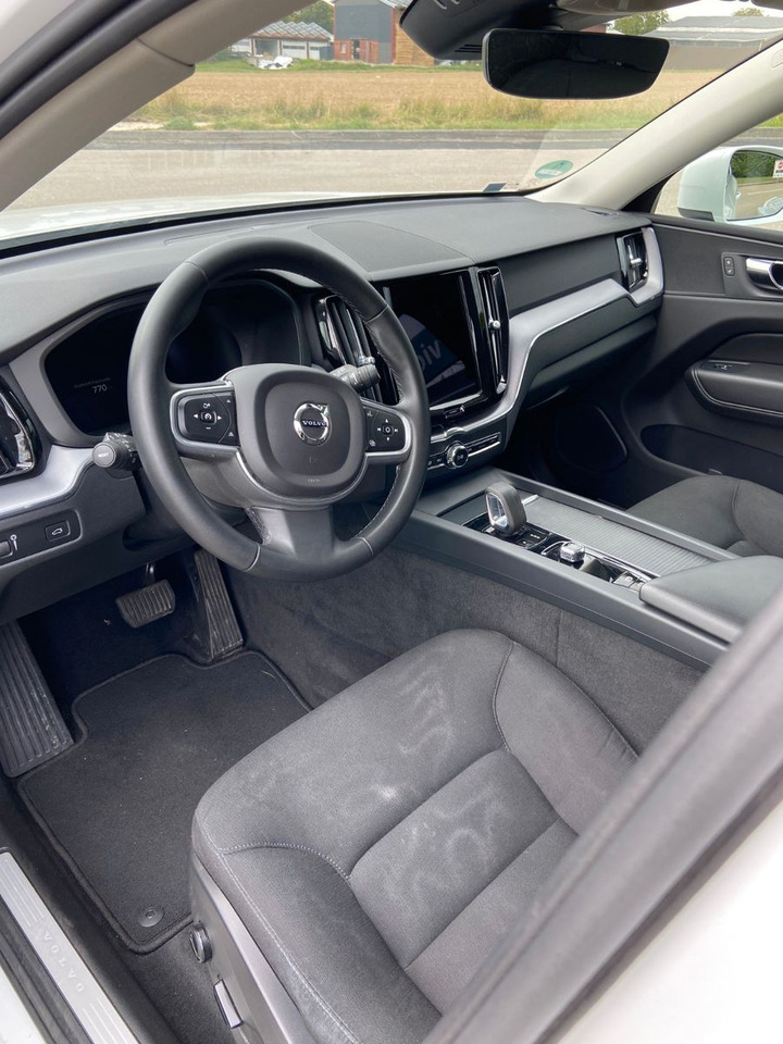 Volvo XC 60 XC60 Momentum Pro AWD - SUV: photos 3 Volvo XC 60 XC60 Momentum Pro AWD - SUV: photos 3