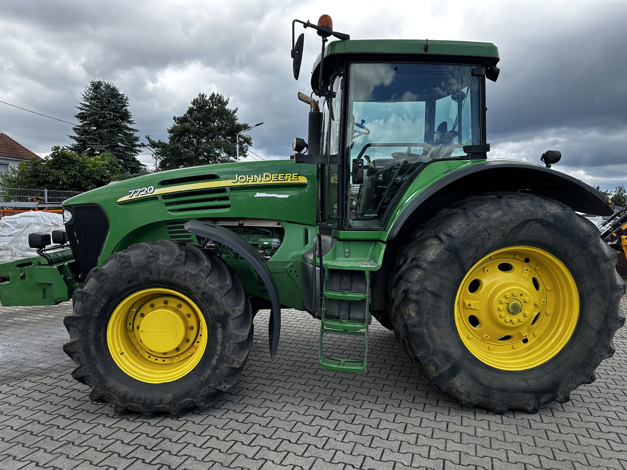 John Deere 7720 PowerQuad - Tracteur agricole: photos 4 John Deere 7720 PowerQuad - Tracteur agricole: photos 4