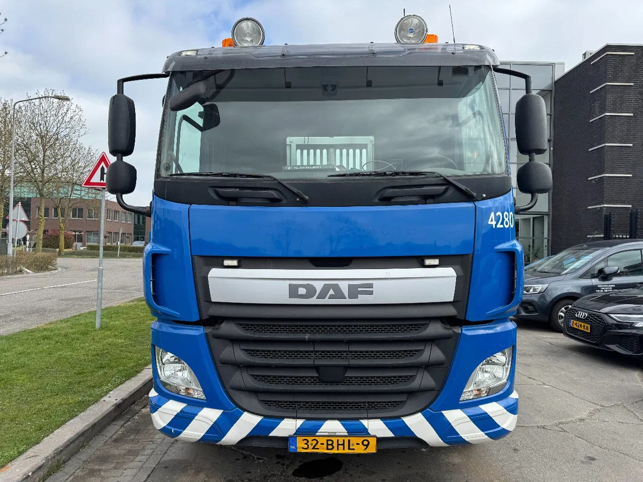 Camion benne DAF CF 400 6X2 - EURO 6 + VDL P-18 + REMOTE + LIFT A: photos 8
