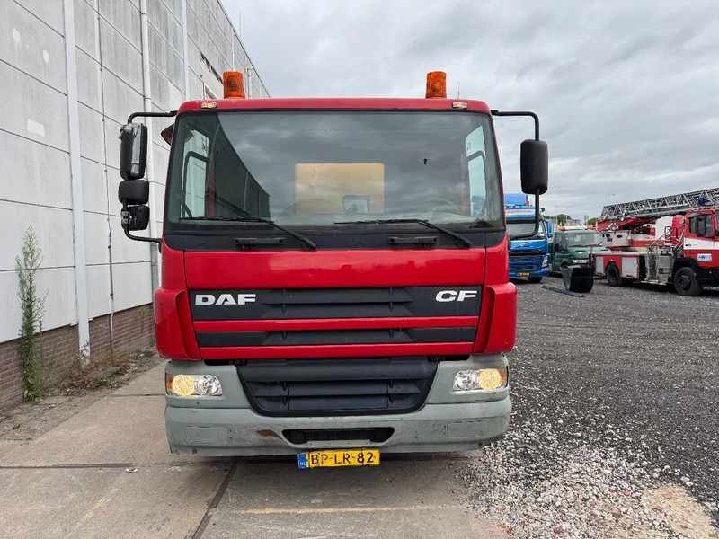 DAF CF 75.250 6X2 EURO 3 VACUUM CLEANER - Camion hydrocureur: photos 2 DAF CF 75.250 6X2 EURO 3 VACUUM CLEANER - Camion hydrocureur: photos 2