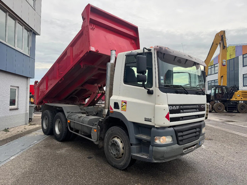 DAF CF 85.340 6X4 MANUAL GEAR FULL STEEL EURO 3 HUB REDUCTION KIPPER - Camion benne: photos 3 DAF CF 85.340 6X4 MANUAL GEAR FULL STEEL EURO 3 HUB REDUCTION KIPPER - Camion benne: photos 3