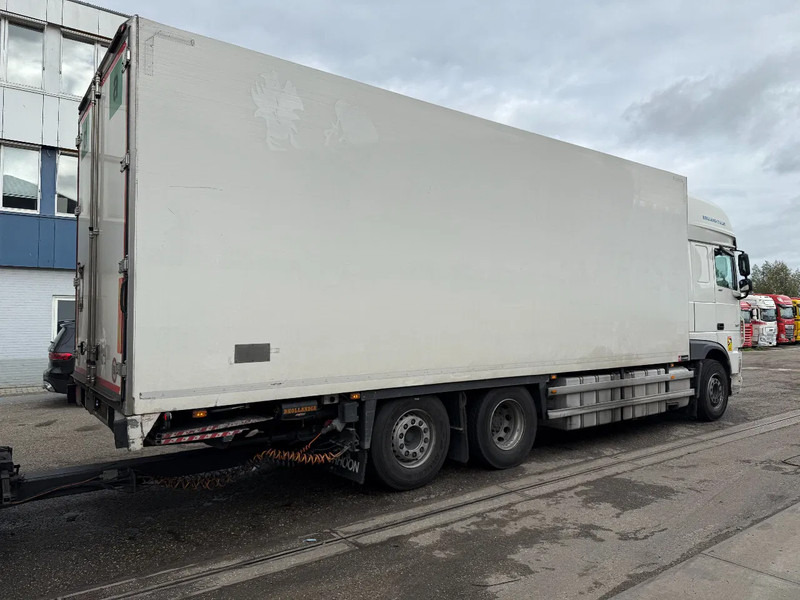 DAF XF 480 6X2 + 2 AXLE HANGER + TRS COOLING + DHOLLANDIA LIFT (2x) - Camion frigorifique: photos 4 DAF XF 480 6X2 + 2 AXLE HANGER + TRS COOLING + DHOLLANDIA LIFT (2x) - Camion frigorifique: photos 4