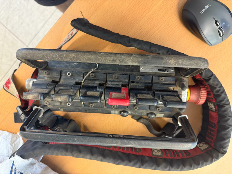 Hiab R330-F4 REMOTE CONTROLE AN STAMPS, HATZ MOTOR - Flèche: photos 4 Hiab R330-F4 REMOTE CONTROLE AN STAMPS, HATZ MOTOR - Flèche: photos 4